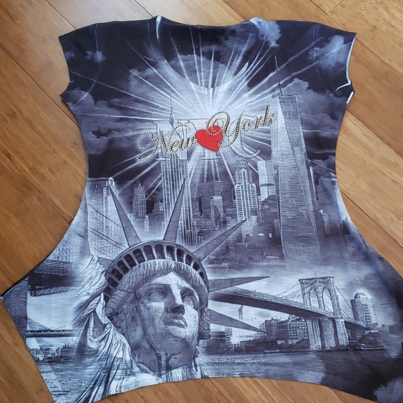 Shirt - Picture 2 of 6